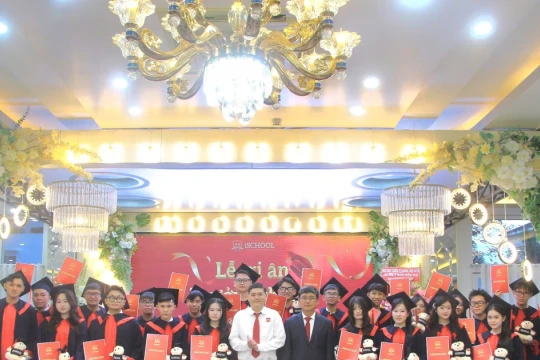 Ấm áp lễ Tri ân và trưởng thành học sinh tại An Giang