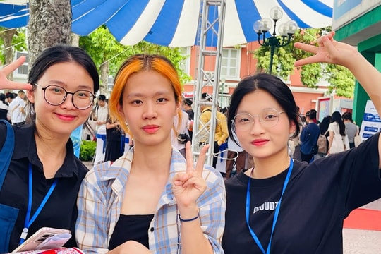 Ngành bị chê "vô dụng" có mức lương bao nhiêu?
