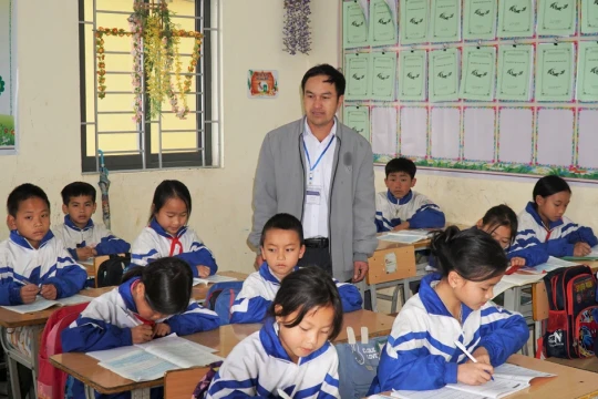 Đáp ứng Khung năng lực số, giáo viên nỗ lực vượt 'rào cản thế hệ'