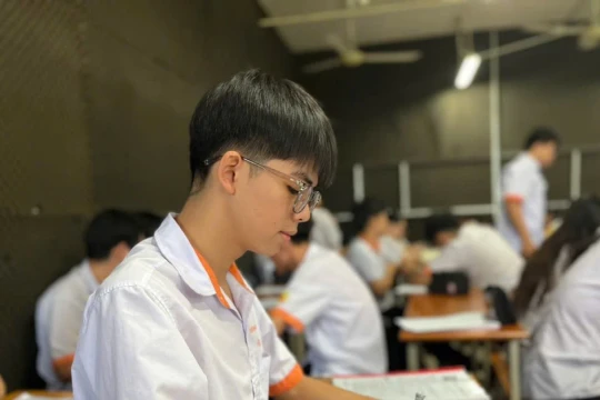Nam sinh trường nghề vừa học tốt nghề vừa học tốt văn hoá