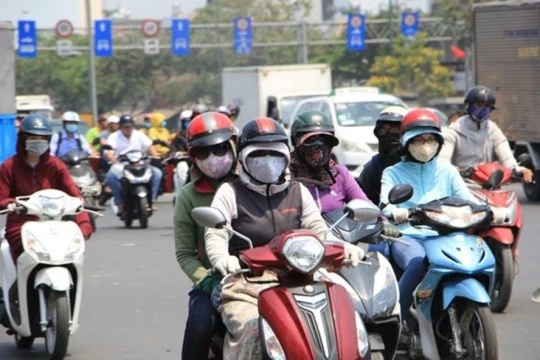 Dự báo thời tiết ngày 16/5: Bắc Bộ ngày nắng nóng, Nam Bộ mưa dông về chiều tối