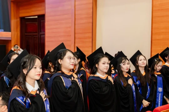 Gắn giáo dục với hệ giá trị con người và thượng tôn pháp luật