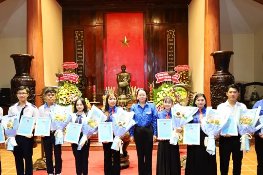 Nhiều HSSV ở Cà Mau được tuyên dương ‘Thanh niên tiên tiến làm theo lời Bác’