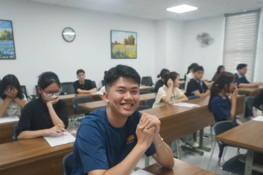 Sinh viên học hộ - cảnh báo lệch chuẩn