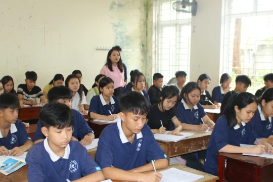 Chuyên gia tâm lý đưa 'toa thuốc' cho phụ huynh và học sinh