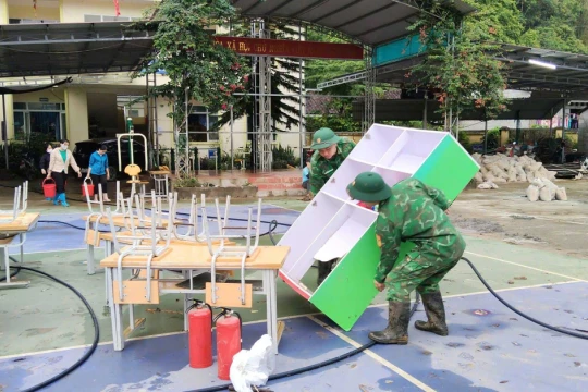 Cao Bằng huy động lực lượng ổn định trường lớp sau lũ