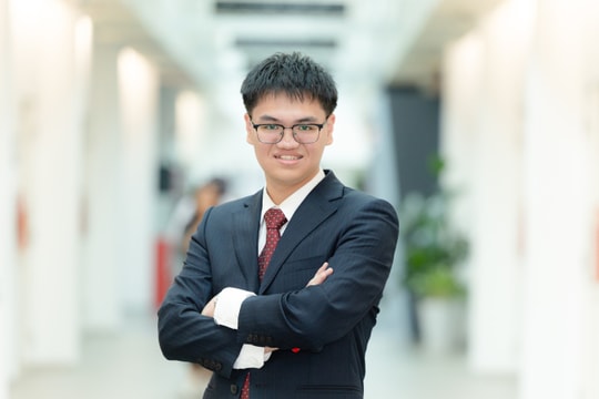 Ôm máy tính cũ chinh phục hàng chục giải lập trình khắp thế giới