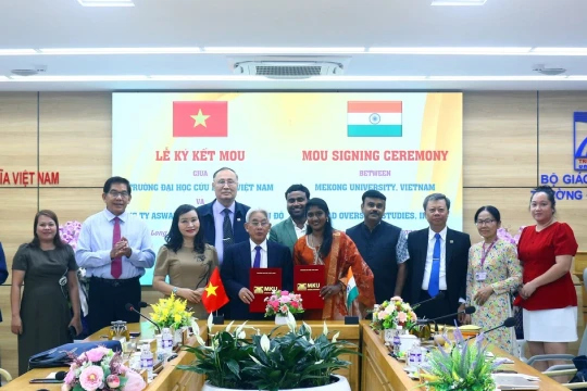 Trường Đại học Cửu Long đào tạo Bác sĩ Y khoa cho sinh viên Ấn Độ