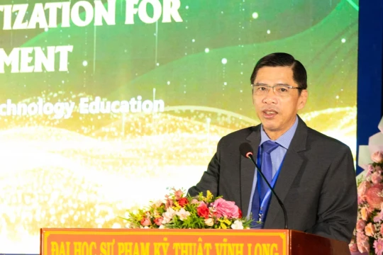 Tân Hiệu trưởng Trường ĐH SPKT Vĩnh Long là cựu sinh viên của trường