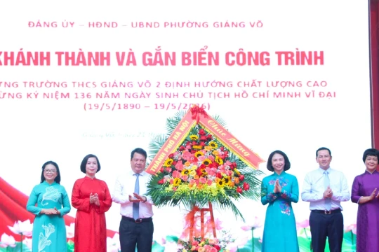 Hà Nội khánh thành, gắn biển trường THCS định hướng chất lượng cao