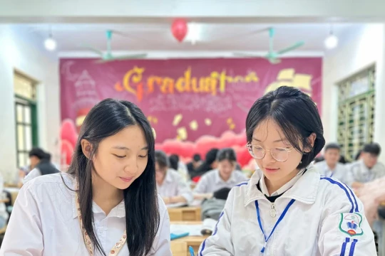 Không để học trò vùng cao lỡ nhịp mùa thi