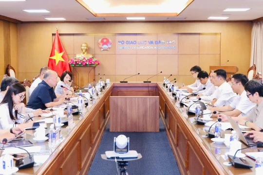 Thúc đẩy xây dựng nền tảng giáo dục số và ứng dụng AI trong giáo dục