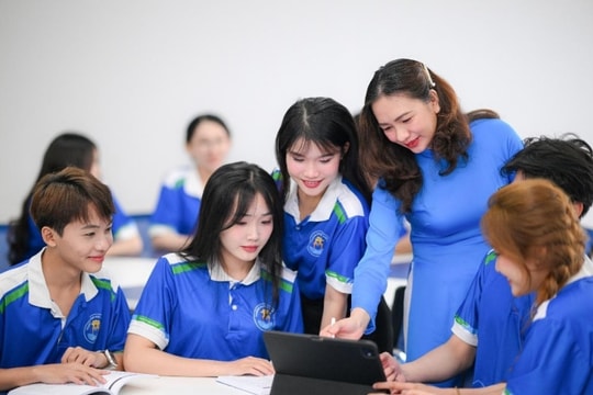 Trường Đại học Văn Hiến xét tuyển học bạ, trao nhiều học bổng