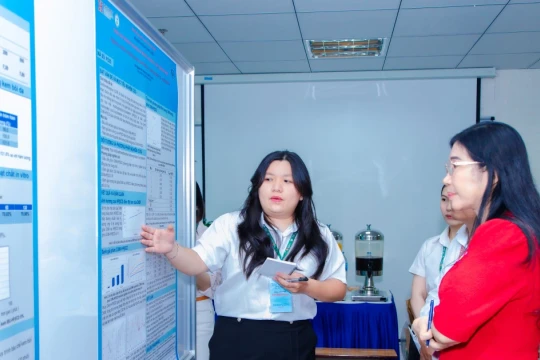 Đào tạo dược sĩ trước làn sóng AI và chăm sóc cá thể hóa