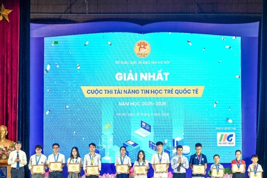 Hà Nội vinh danh học sinh xuất sắc tại Cuộc thi Tài năng Tin học trẻ quốc tế