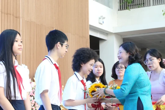 Cô Hiệu trưởng gửi lời nhắn ý nghĩa tới học trò trước kỳ nghỉ hè