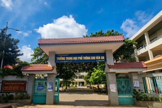 Bị hạ thi đua, cắt khen thưởng, trường có văn bản "xin" được... biết lý do