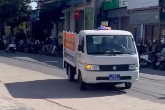 Công an đến nhà đưa thí sinh ngủ quên đi thi lớp 10
