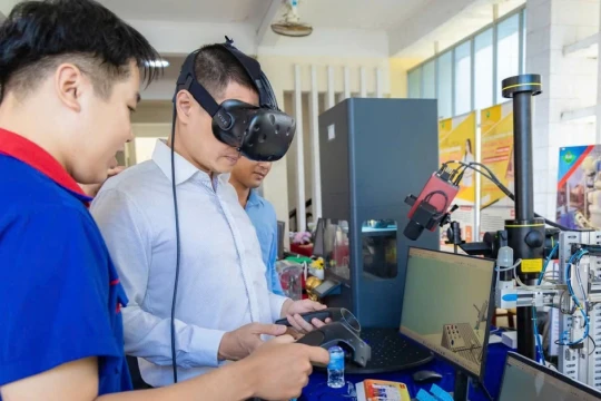 Chính sách định hướng lại dòng chảy nguồn nhân lực vào ngành học nền tảng