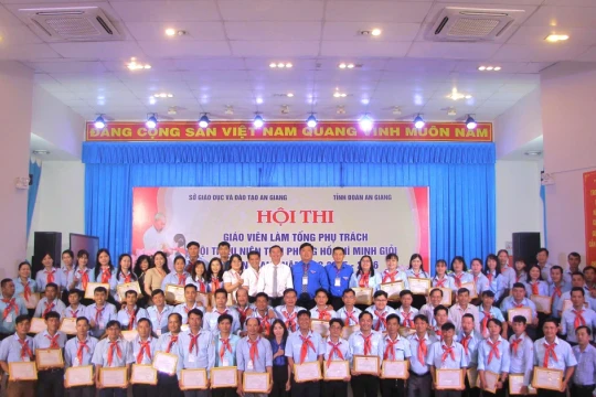 An Giang biểu dương, khen thưởng 66 giáo viên Tổng phụ trách Đội giỏi