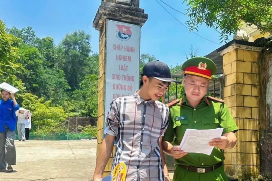 Đề Văn vào lớp 10 ở Tuyên Quang giàu cảm xúc