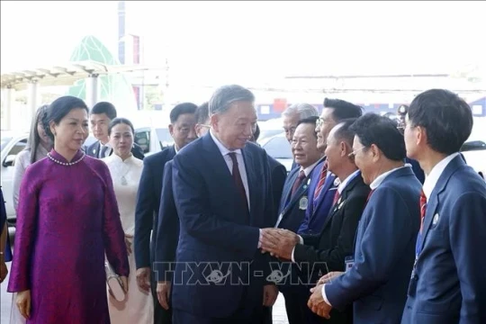 Tổng Bí thư, Chủ tịch nước Tô Lâm gặp gỡ cộng đồng người Việt Nam tại Thái Lan