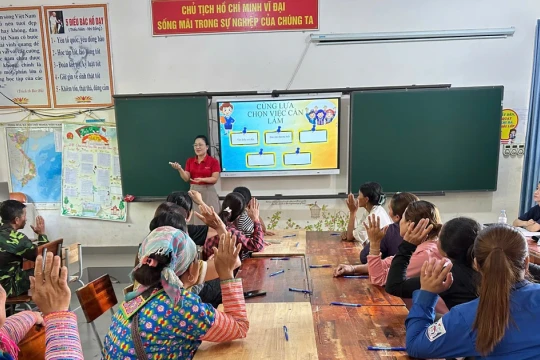 Chung tay bảo vệ trẻ em, cải thiện vệ sinh học đường tại vùng cao Lai Châu