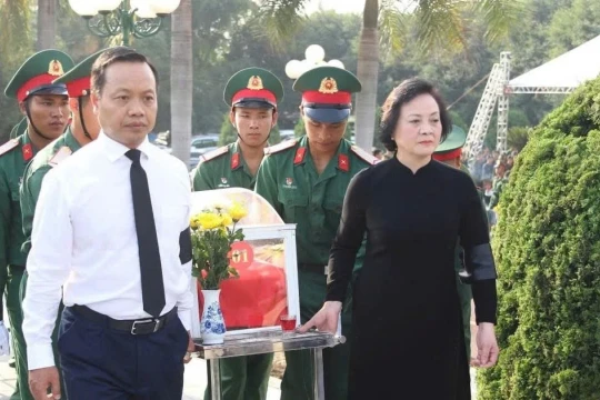 Phó Thủ tướng Phạm Thị Thanh Trà dự lễ an táng 9 hài cốt liệt sĩ tại Điện Biên