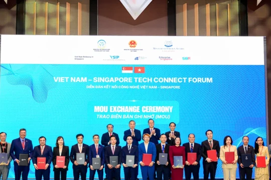Trường Đại học Văn Lang và Đại học Quốc gia Singapore ký kết hợp tác
