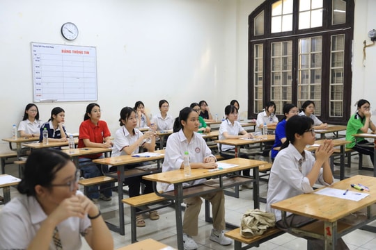 Hơn 124.000 thí sinh Hà Nội làm bài thi Ngoại ngữ vào lớp 10