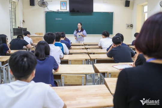 Thi lớp 10 Hà Nội: 401 thí sinh bỏ thi môn Ngoại ngữ, 2 em bị đình chỉ ngày đầu