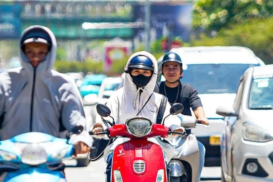 Miền Bắc tăng nhiệt trước khi đón mưa dông