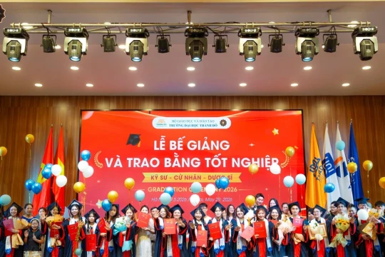 Trường ĐH Thành Đô tuyển dụng sinh viên xuất sắc, cấp học bổng thạc sĩ cho tân khoa