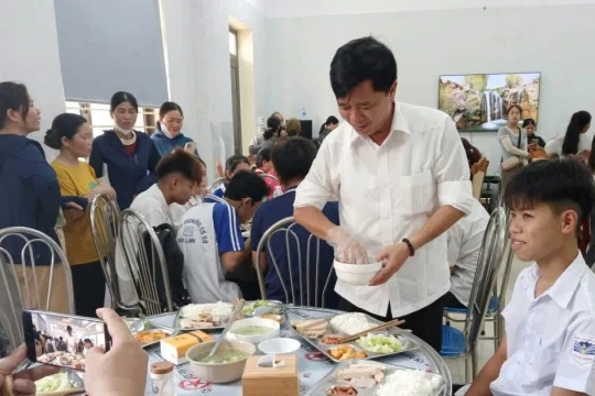 Hàng trăm suất ăn miễn phí dành tặng thí sinh trong Kỳ thi tuyển sinh vào lớp 10