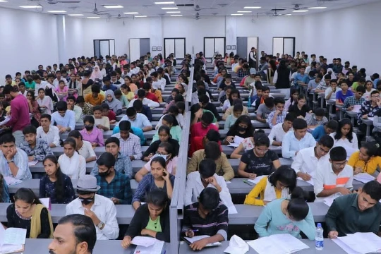 Sinh viên các Viện Công nghệ Ấn Độ áp lực phía sau 'tấm vé vàng'