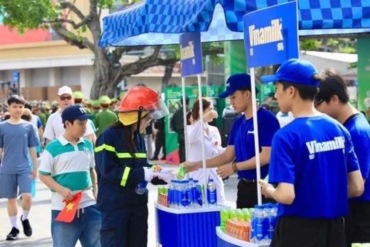 40.000 sản phẩm dinh dưỡng Vinamilk tiếp sức chương trình 'Tổ quốc bình yên'