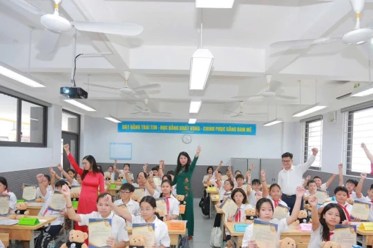 Đồng bộ giải pháp tránh dạy học rập khuôn, lệ thuộc sách giáo khoa