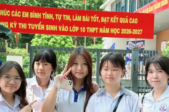 Đề Toán lớp 10 chuyên ở Hà Nội mang tính phân hóa rõ rệt