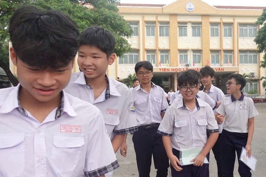 Thí sinh TP Hồ Chí Minh 'nhẹ nhõm' sau ngày thi đầu tiên tuyển sinh vào lớp 10