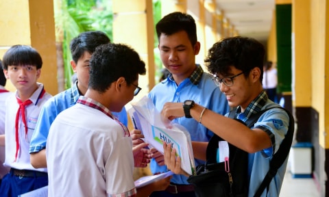 Đề chuyên Lý thi lớp 10 TP HCM sai công thức