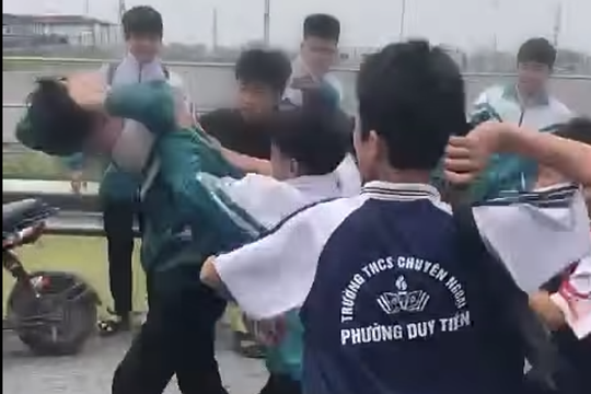 Bộ GD-ĐT: Không quay phim, chụp ảnh, phát tán clip bạo lực lên mạng xã hội