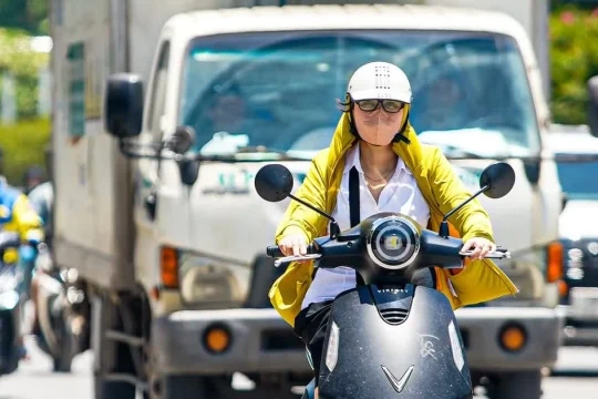 Miền Bắc nắng nóng đỉnh điểm, chiều tối có mưa dông