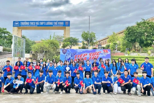 Gieo 'hạt giống đỏ' nơi học đường vùng cao