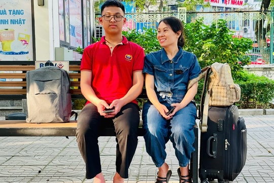 Một thí sinh bay hơn 2.000km tới Hà Nội thi vào lớp 10 chuyên Sư phạm
