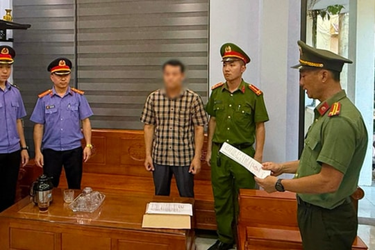 Hiệu trưởng một trường tiểu học ở Quảng Trị bị bắt tạm giam