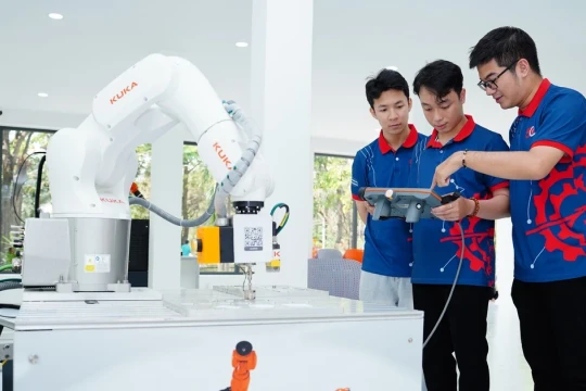 ĐH Đà Nẵng hợp tác doanh nghiệp tạo Hub đào tạo, nghiên cứu công nghệ chiến lược