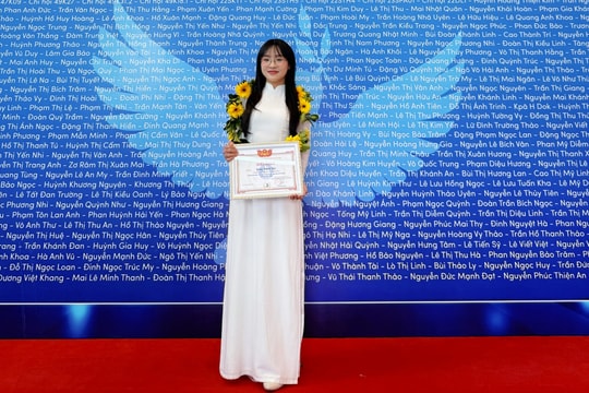 Chinh phục tri thức và cống hiến cho xã hội