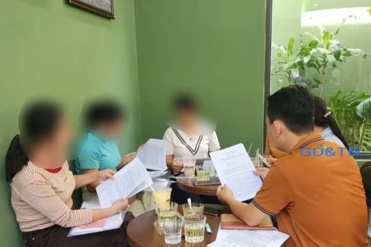 Xã không lập danh sách, hàng chục nhân viên trường học ‘đứng ngồi không yên’