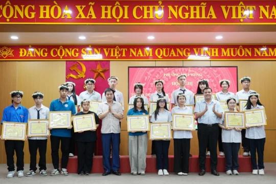 Tuyên dương 99 học sinh tiêu biểu ở Quảng Ninh