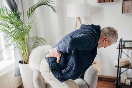 Cách phòng ngừa thoái hóa cột sống lưng hiệu quả tại nhà